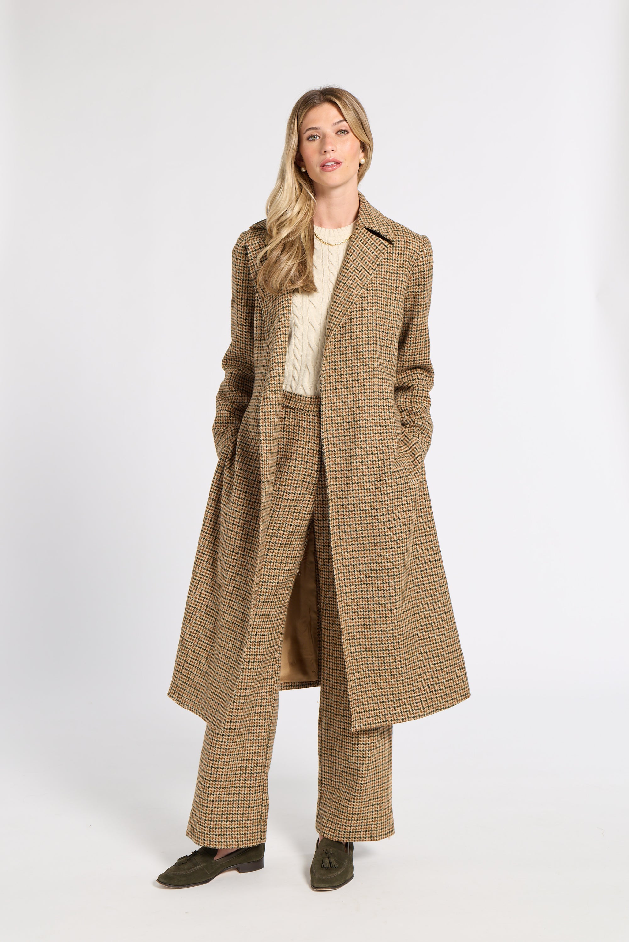 Anne Coat