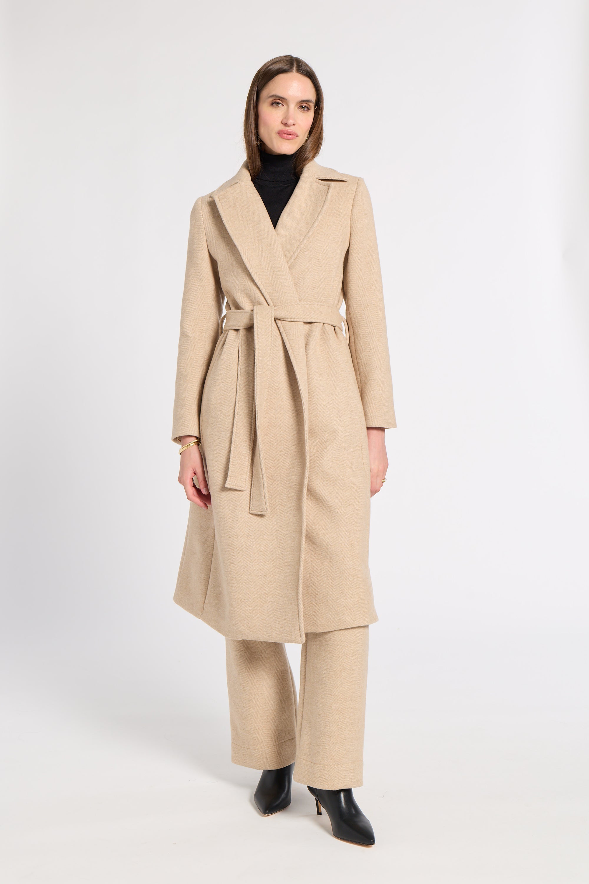 Anne Coat