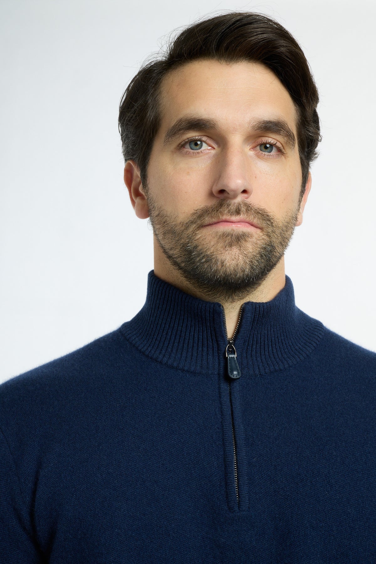Men’s Baby Cashmere Quarter-Zip in Navy, close-up detail