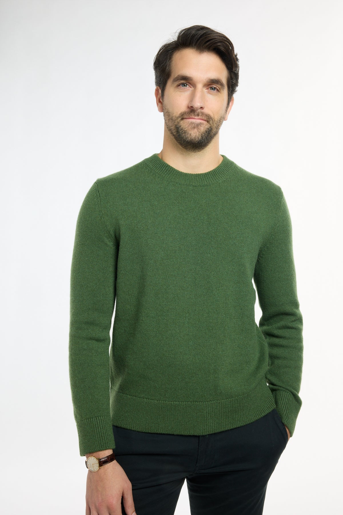 Men’s Classic Cashmere Crewneck in Forest Green, front view